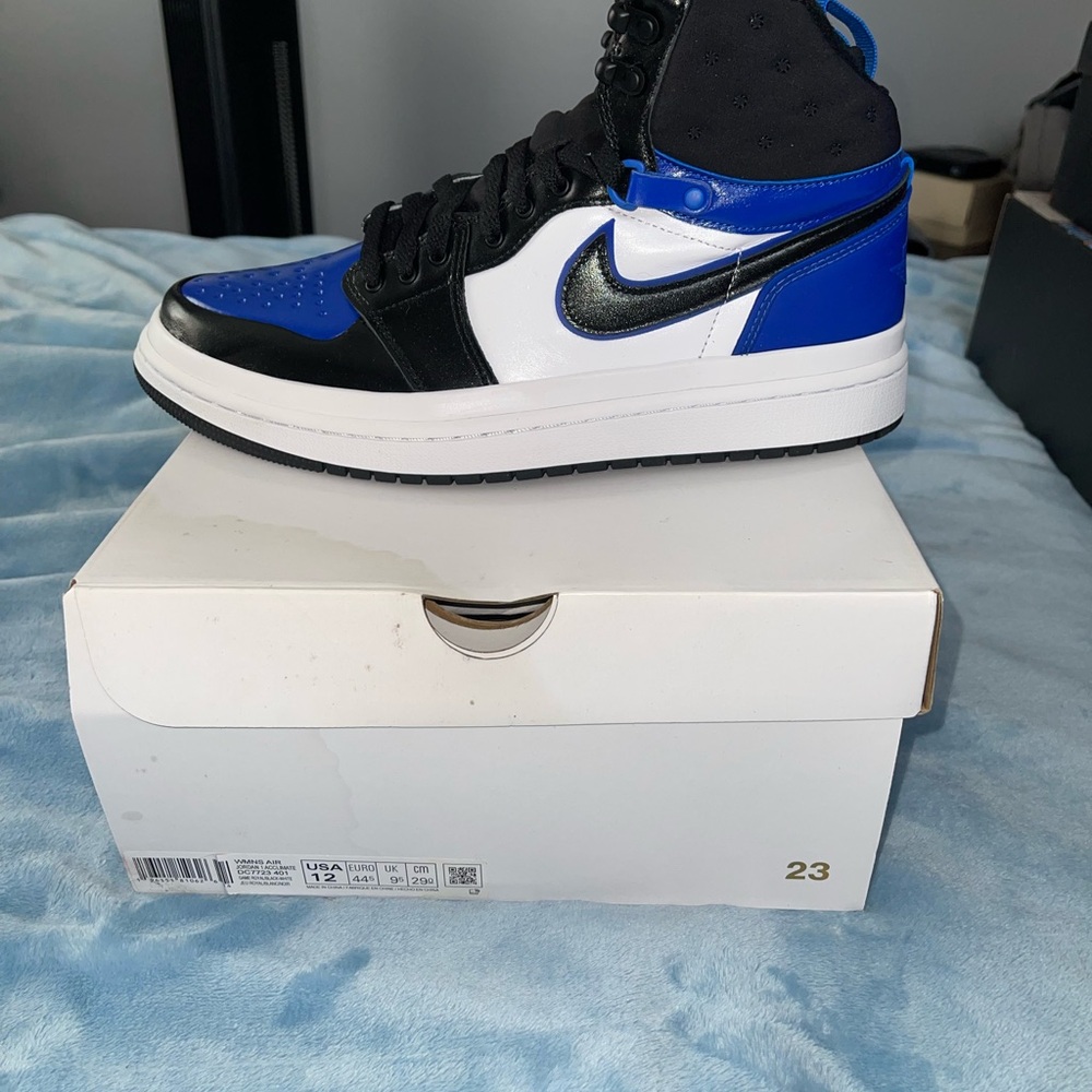 Nike Air Jordan 1 Retro High OG - Black, White, Blue